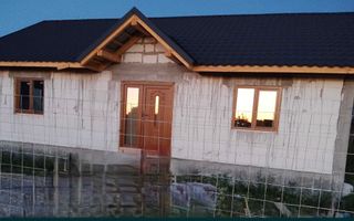 Casa la intrare in Cionchesti - Poză 2