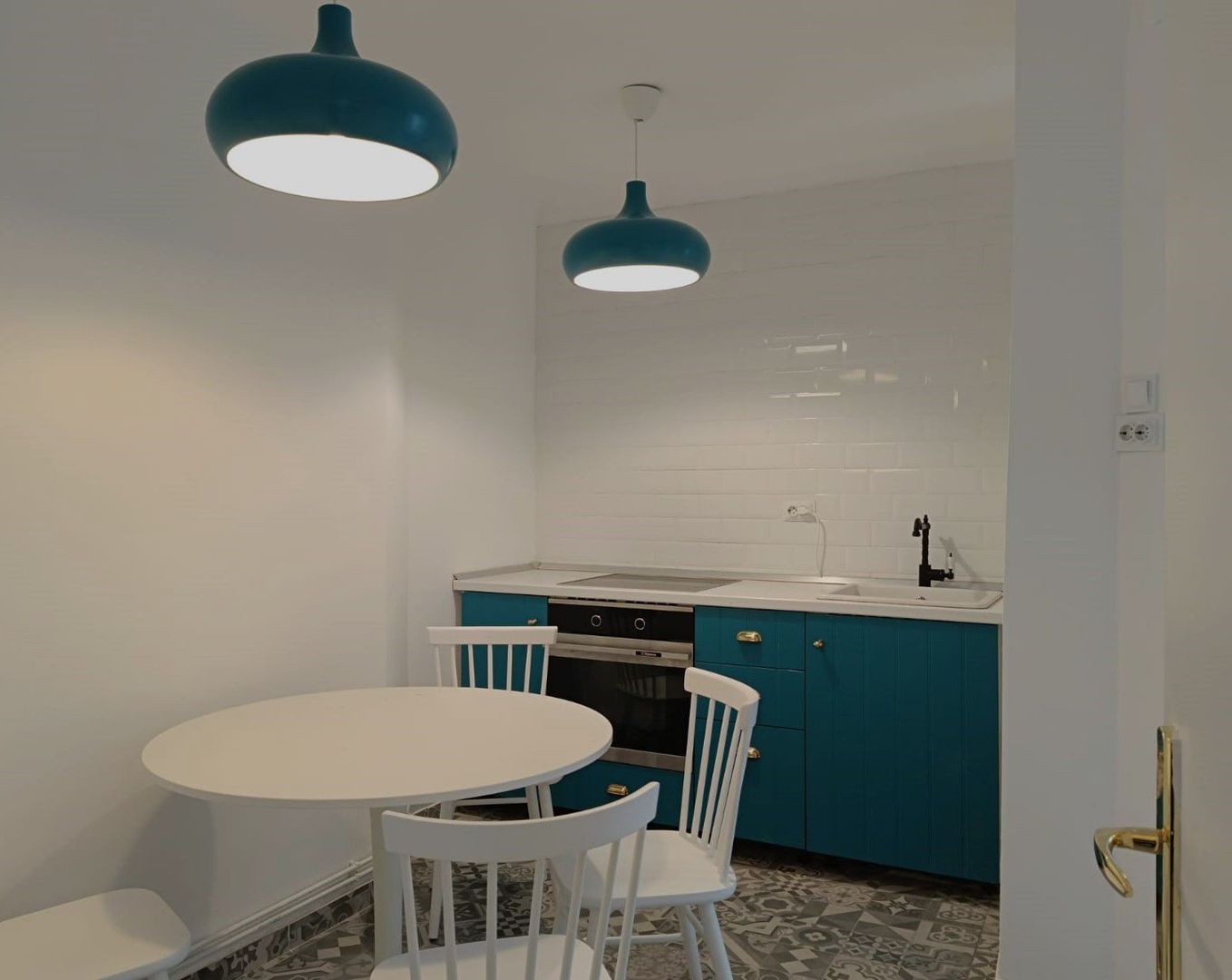 Inchiriem apartament complet renovat zona Universitatii - Poză 16