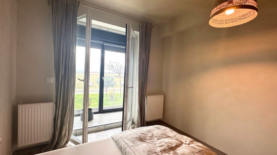 Apartament 2,5 camere chic cu grădină balcon vitrat și mobilier premium - Poză 15