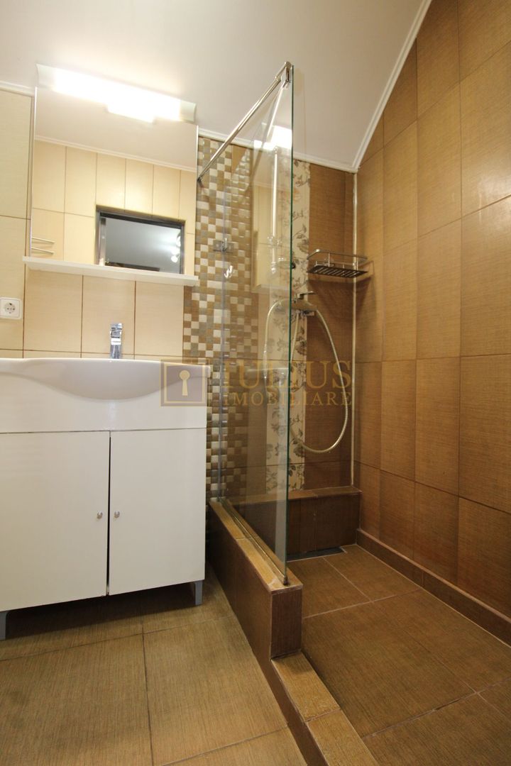 1 camera, loc de parcare,in spate la City of MARA - Poză 14