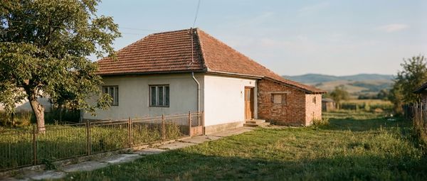 Ai construit fără autorizație în Argeș? Din 25 august ai un an ca să intri în legalitate, prin noul Cod al Urbanismului