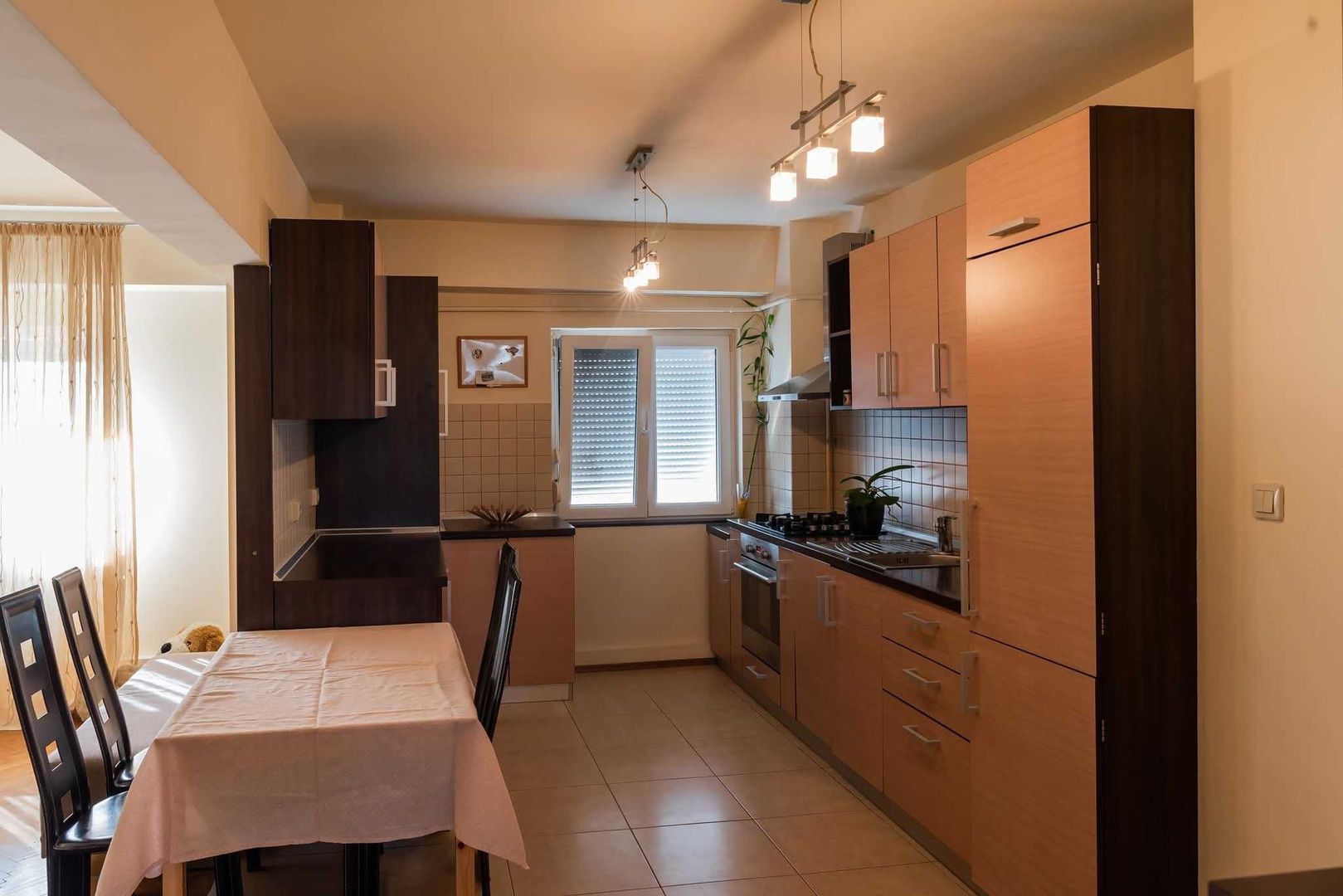 Aradului | 3 Camere | Decomandat | Mobilat si Utilat | Bloc cu lift. - Poză 1