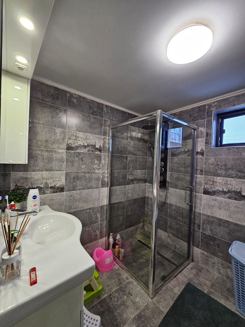Casă / Vilă cu 5 camere de vânzare în Craiova - Poză 28