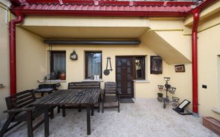 Casă deosebită de vânzare în centrul Brașovului - Poză 3