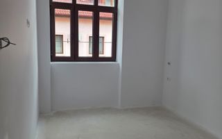 Apartament renovat 3 camere 2 bai 85 mp si pivnita  în zona Central - Poză 4