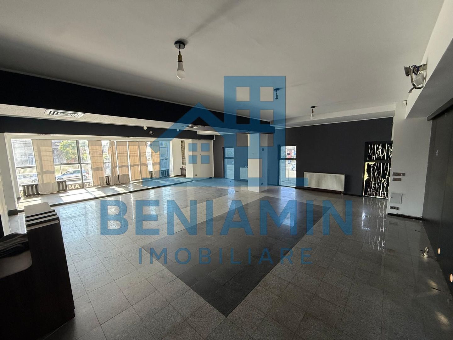 Ultracentral 127mp open space amenajat disponibil imediat Liber - Poză 1