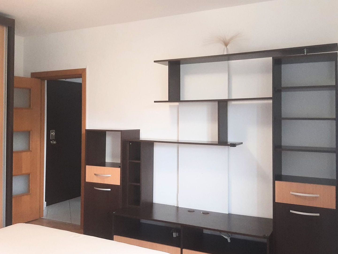 Apartament Renovat 2 Camere + Boxă 7 MP  Vedere Superbă spre Tâmpa - Poză 7