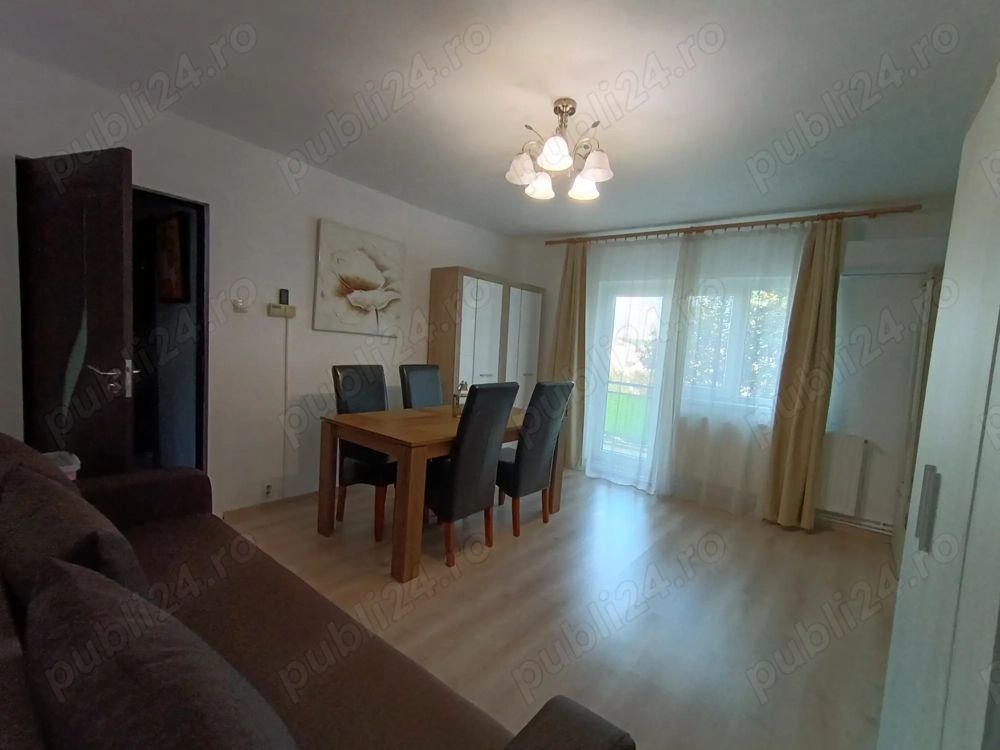Vând apartament decomandat cu 3 camere, micro 16. - Poză 2