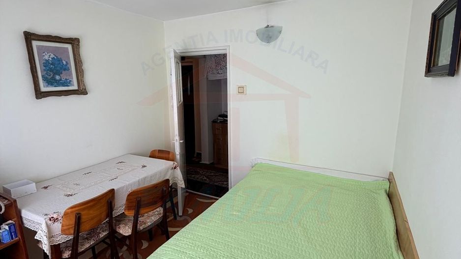 Vanzare apartament cu 4 camere in Micro 13, etaj 3, pret 65 000 euro - Poză 5