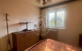 Apartament cu 3 camere de vânzare în zona Rogerius, Oradea - Poză 2