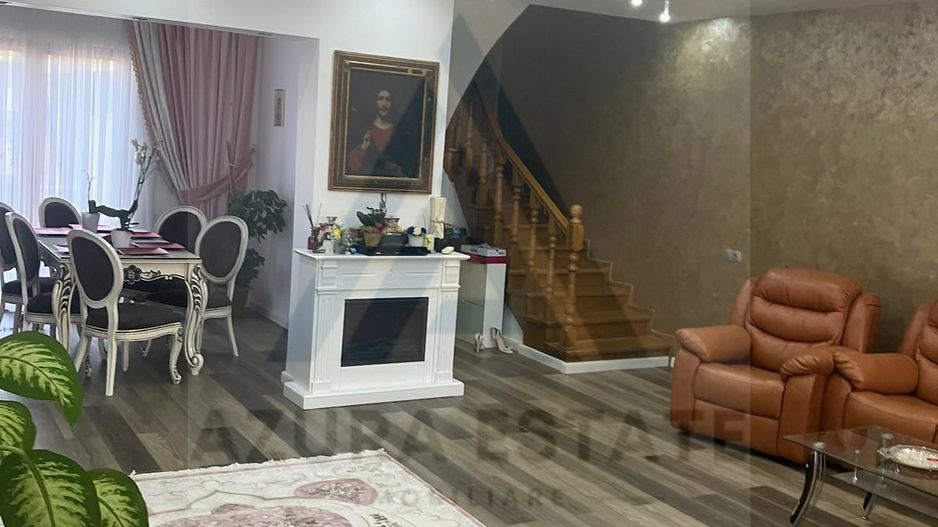 Case moderne x 2 cu 315 mp utili impreuna si teren 500 mp in Terezian - Poză 1