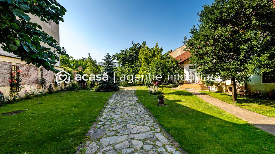 Casă boierească în zonă centrală - Poză 1