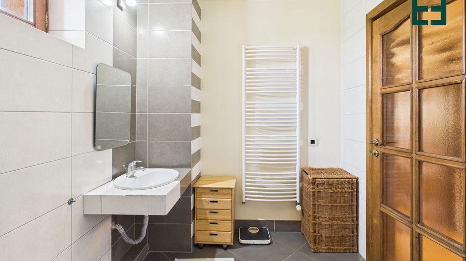 Vilă cu 6 camere - Zona Subcetate - Arad - Poză 29