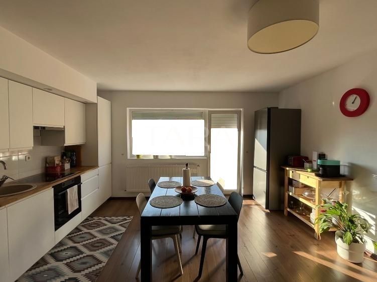 Vând apartament 3 camere, 64 mp + balcon, mobilat, utilat. - Poză 2