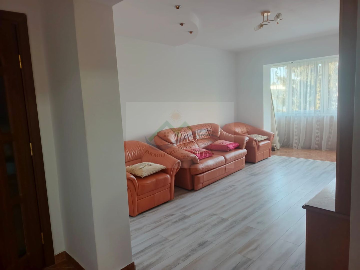 Apartament 2 camere de vânzare - Poză 3
