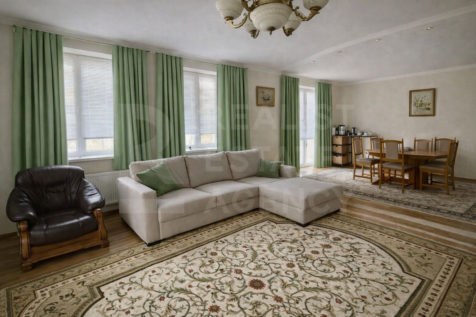 Chirie, casă, 3 camere, strada Sergiu Radautanu Codru - Poză 1