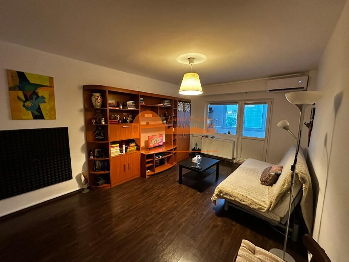 Apartament cu 4 camere in zona Tei-Maica Domnului - Poză 1