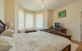 Proprietate spectaculoasă în Câmpenești de vanzare - Poză 12