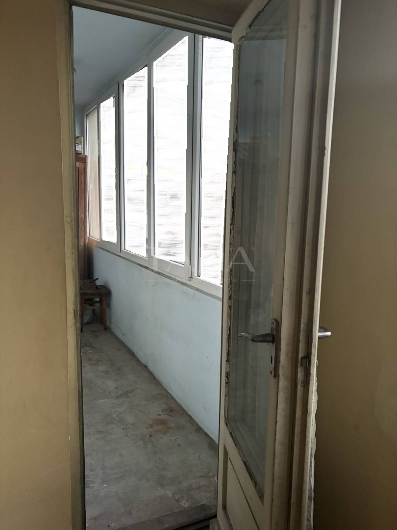 Apartament cu 4 camere, zona Sala Polivalentă - Poză 11