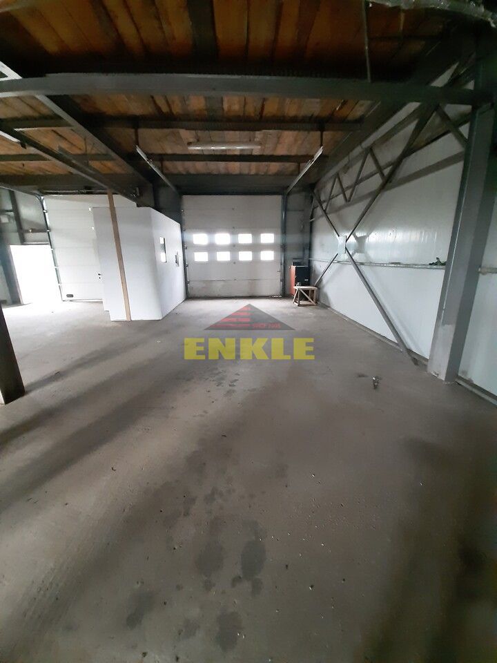 Hala 280 mp + apartament cu 4 camere la etaj /150 mp/ Zona Industriala - Poză 9
