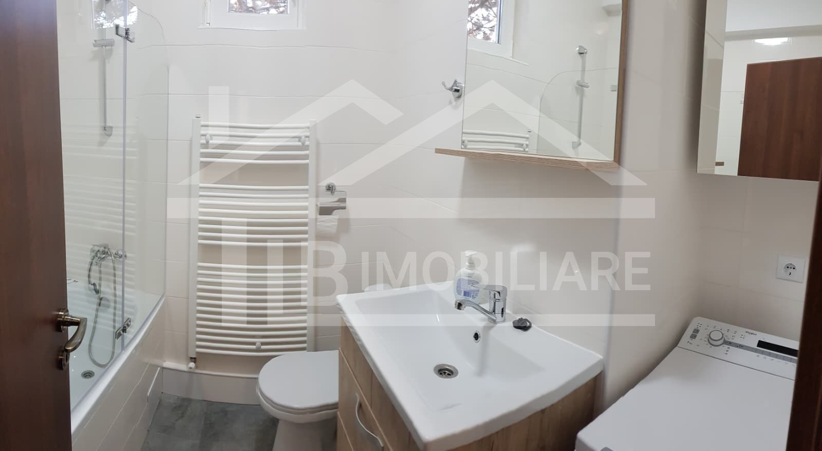 Apartament cu 4 camere, 75mp, Zona Semicentrala - Poză 9
