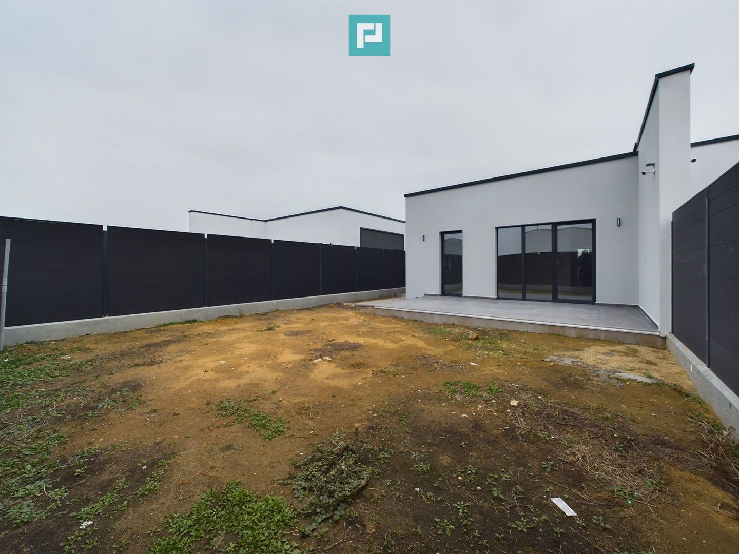 Duplex modern, pe parter, amplasat într-o zonă liniștită din Moșnița Nouă - Poză 16