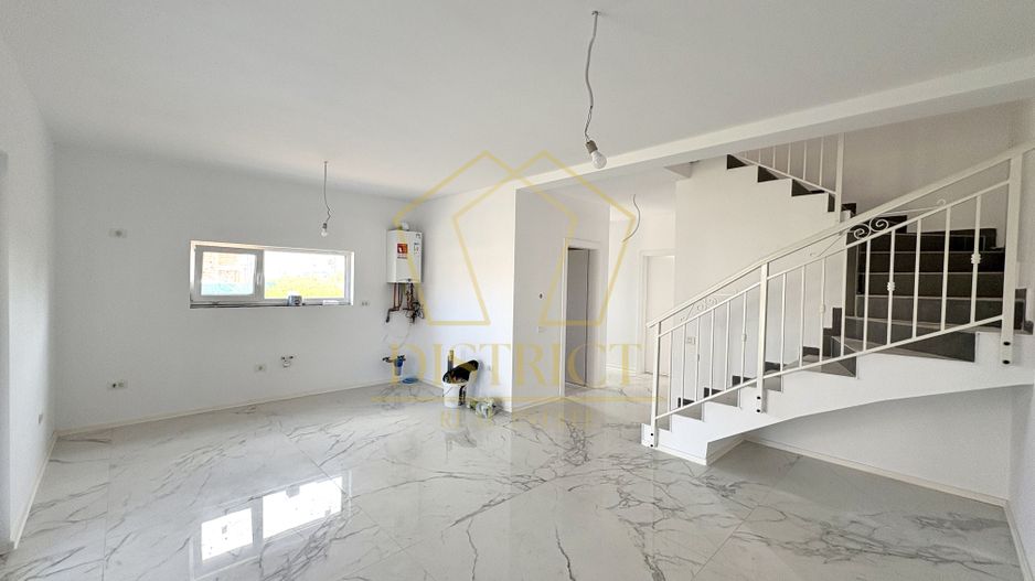 Duplex spațios cu 4 camere si debara |  Mosnita Noua | Sala de Sport - Poză 1