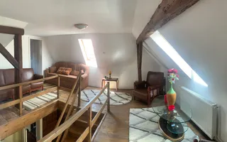 Casă în centrul Cisnădioarei cu 243mp de locuit și teren de 936mp - Poză 16