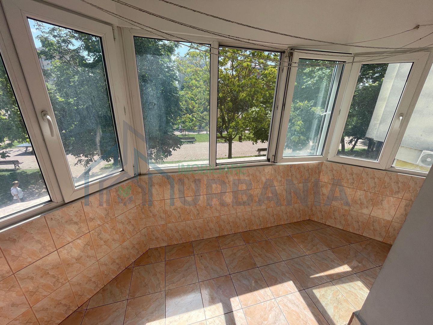 Apartament 3 camere, 78 mp, etaj 1, cu vedere la esplanada Nicolina, Iași - Poză 2