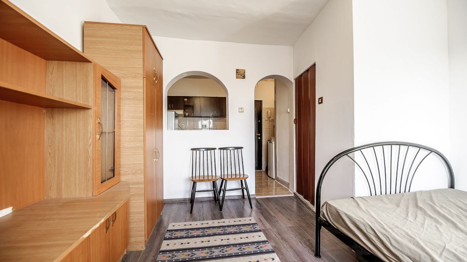 VANDUT! Garsoniera mobilata - Etaj 2 - Vlaicu - COMISION 0% - Poză 2