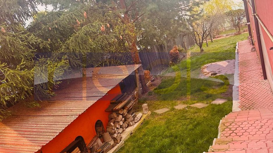 VILA DE VANZARE PE LAC | CREVEDIA | 7 CAMERE - Poză 30