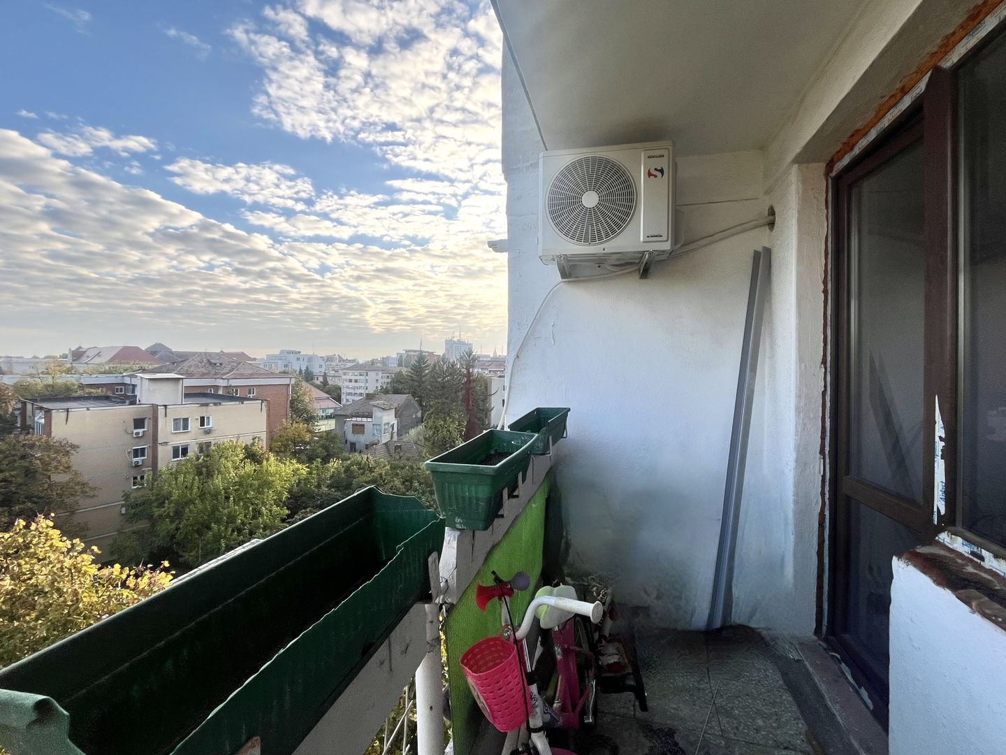 Apartament cu 2 camere, decomandat, în zona Centrală - Take Ionescu - Poză 10