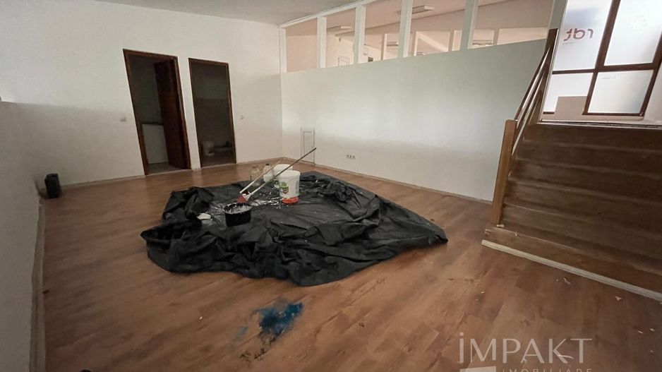 Spatiu comercial de inchiriat, central, trafic intens! - Poză 2