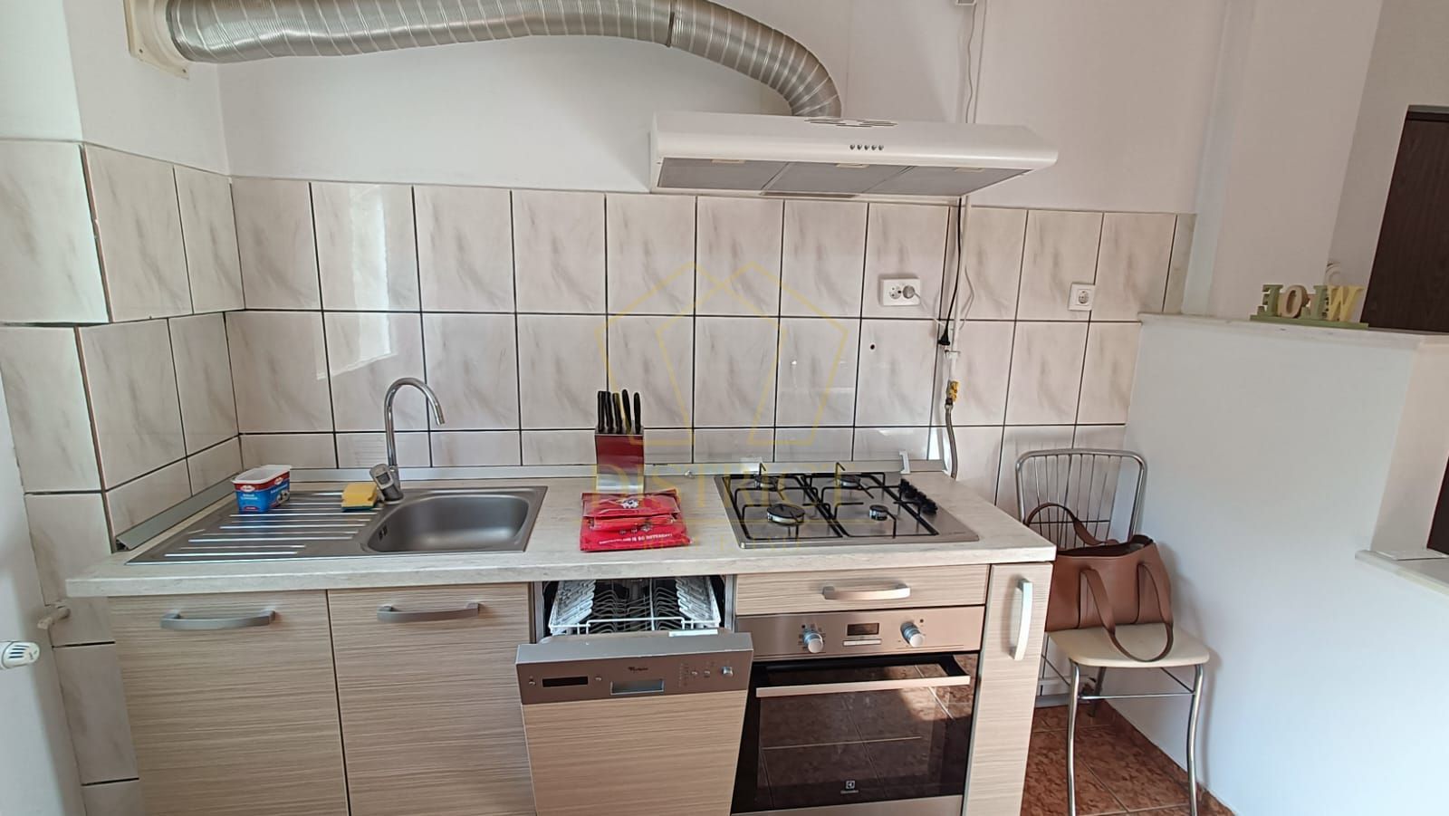 Apartament spațios cu 4 camere | Zona Medicină | Termen lung - Poză 3