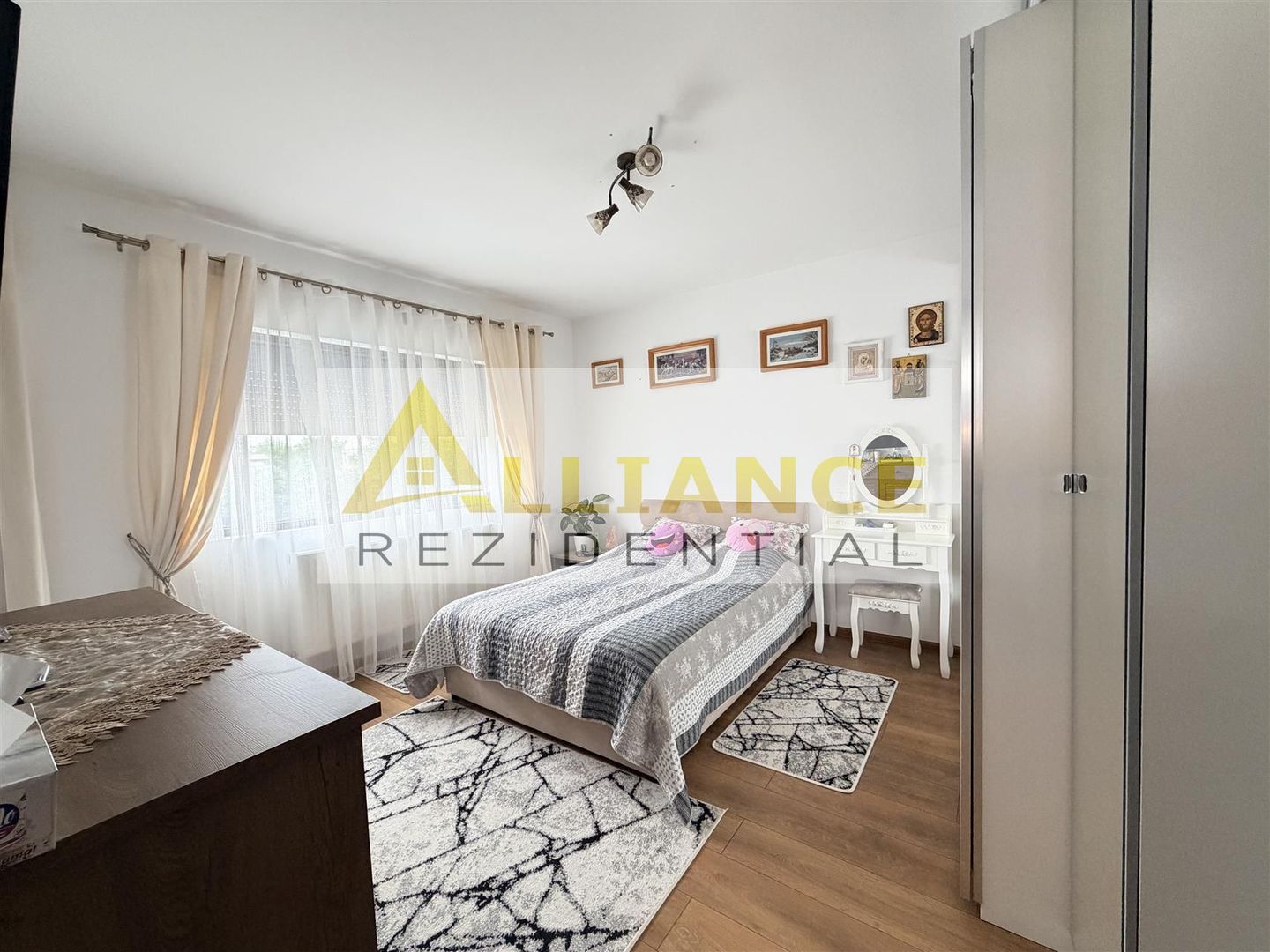 Vila individuala || mobilata complet || aces facil STB - Poză 11