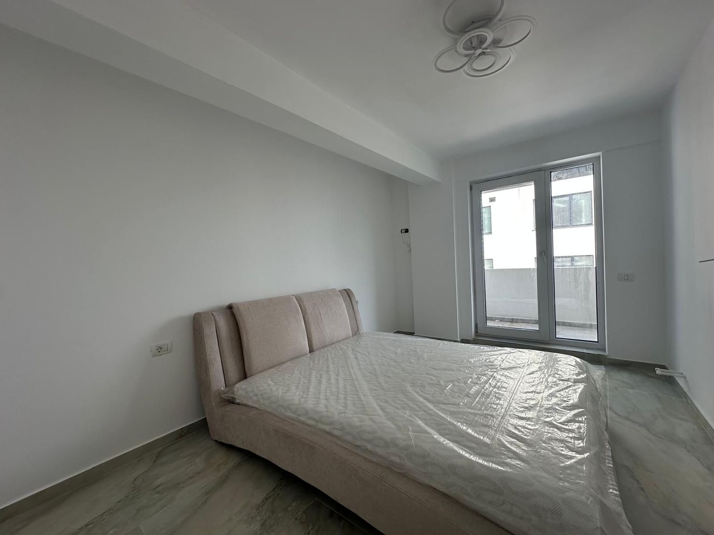 Apartament 2 camere de vanzare Tomis Plus - Poză 1