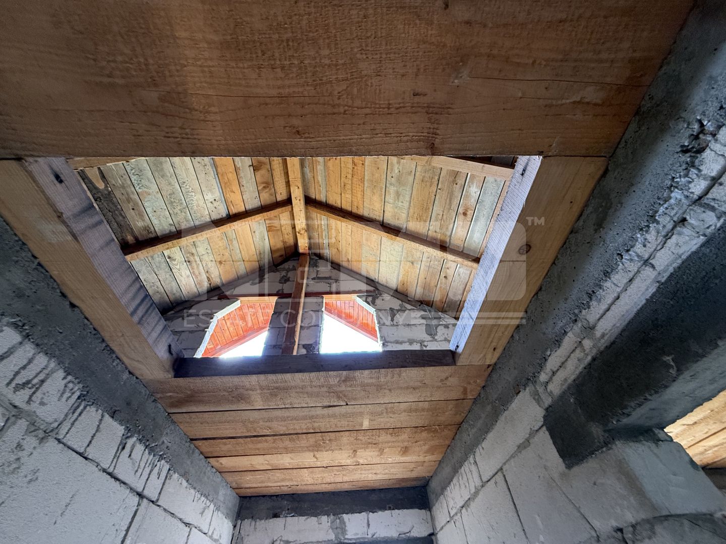 Casă de vânzare | Berchișești | La roșu | 140 mp utili - Poză 12