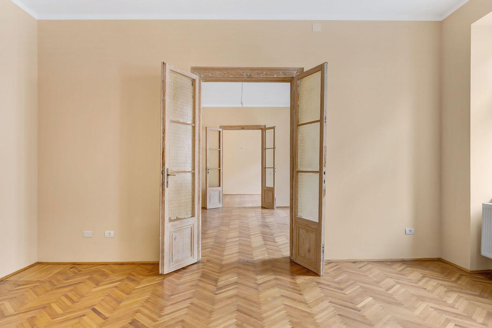 Apartament  istoric ultracentral   - REZERVAT!!! - Poză 2