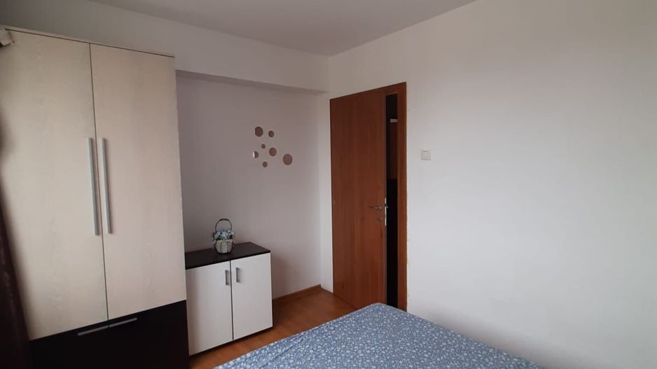 Apartament cu 3 camere - Centru/Piata 700 - Poză 5
