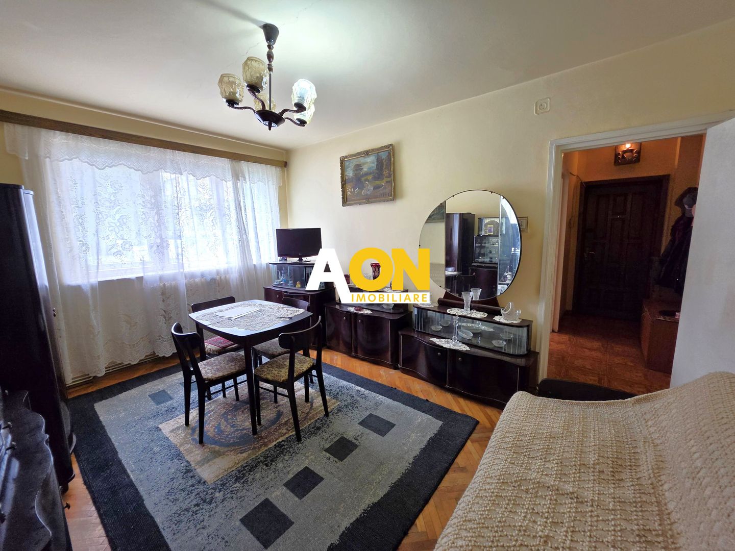 Apartament 3 camere, semidecomandat, parter, Cetate, strada Closca - Poză 2