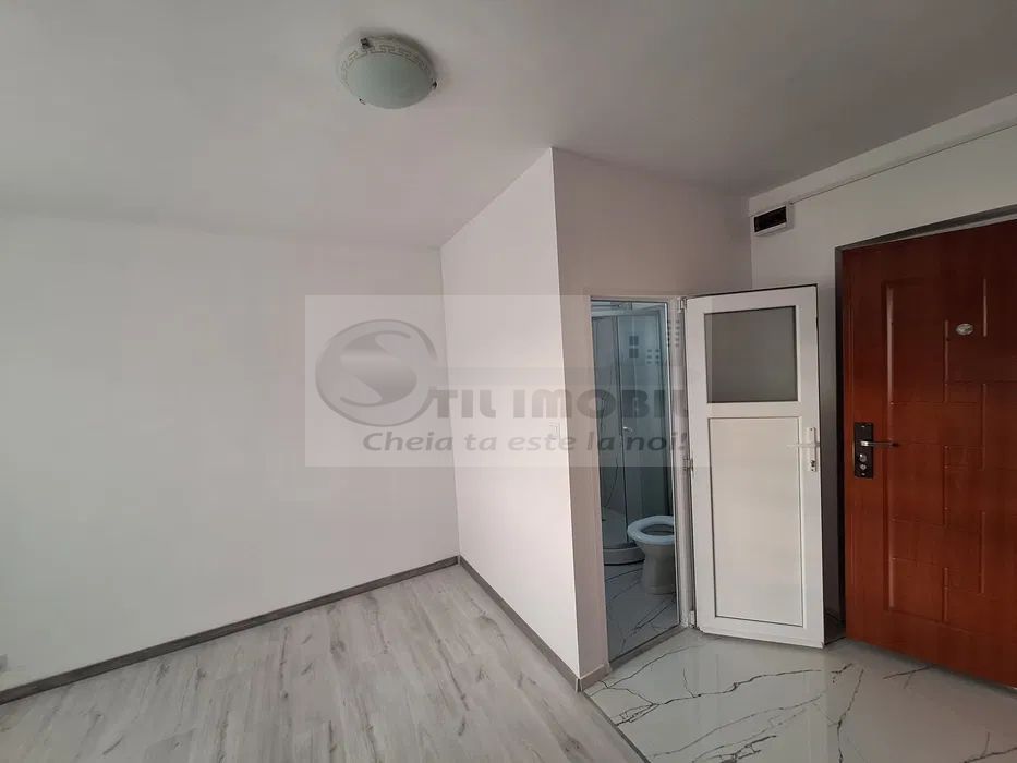 Camera de camin - Renovat - str. Mihail Sturza - 31.500 euro ! - Poză 4