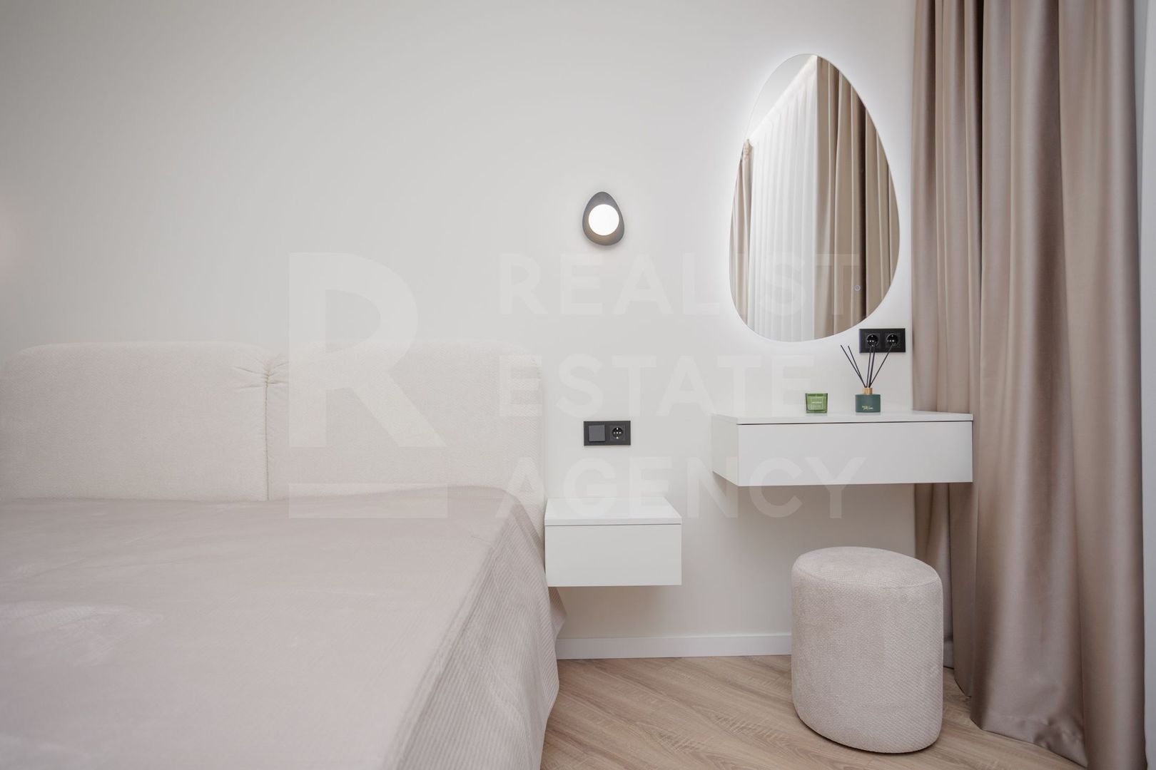 Vânzare, apartament 2 dormitoare,saloncomplexul Exfactor, Vasile Lupu - Poză 3