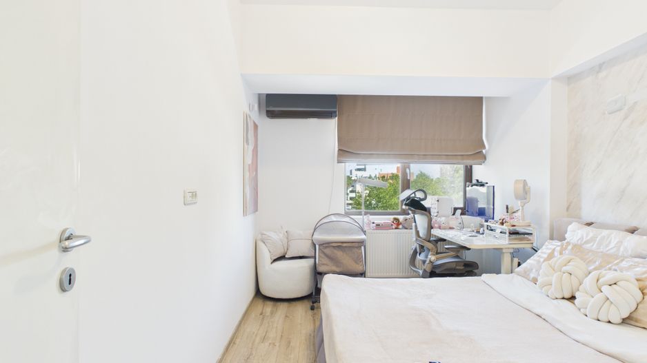 Apartament cu 3 camere de vanzare, centrala proprie - Mihai Bravu - Poză 7