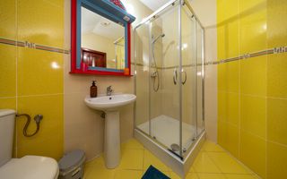 Pensiune de vânzare în Râșnov | 14 camere | 427 mp - Poză 46