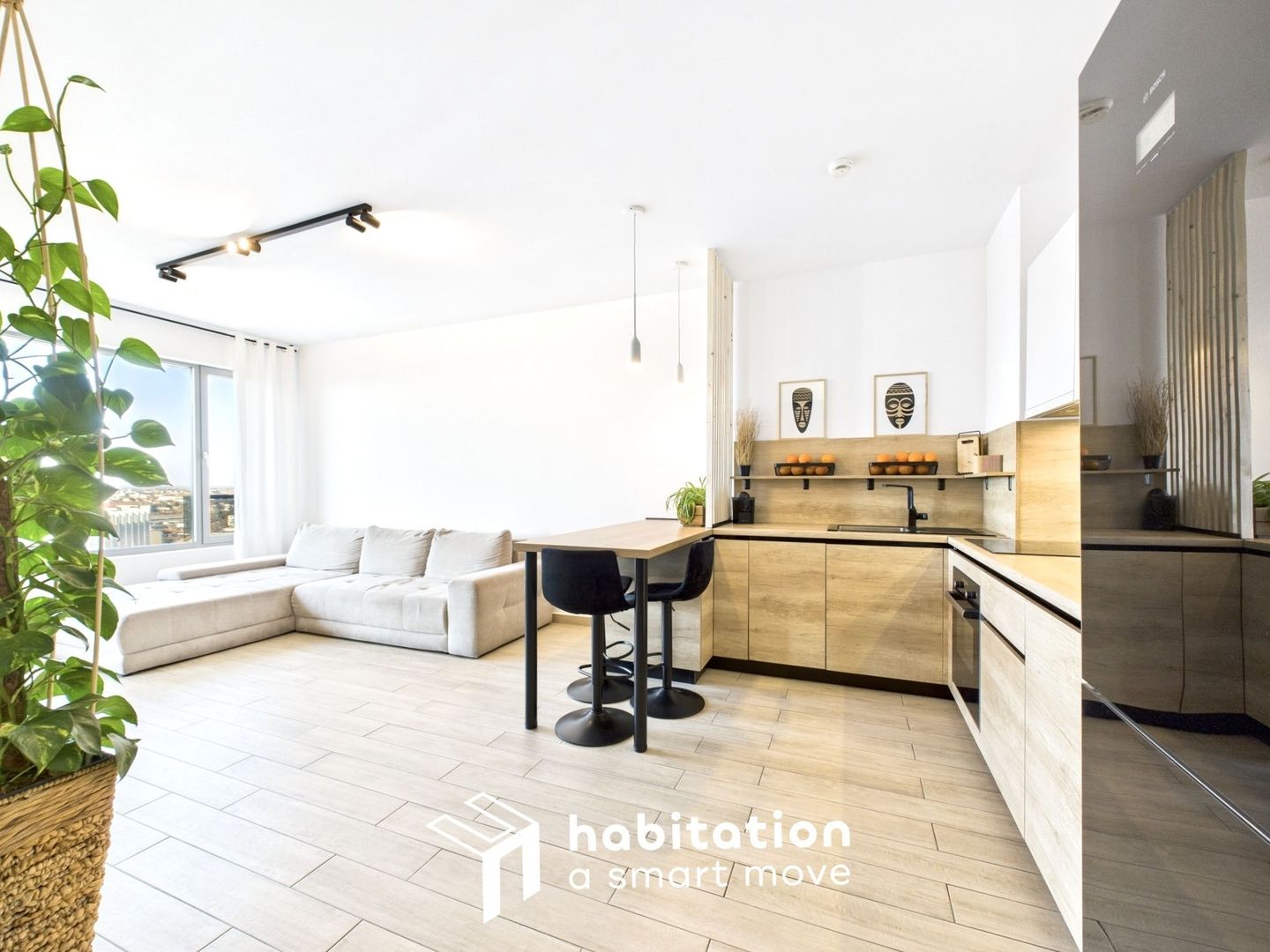 Tur virtual - Apartament cu 2 Camere – Vedere Panoramică,  în ISHO - Poză 2