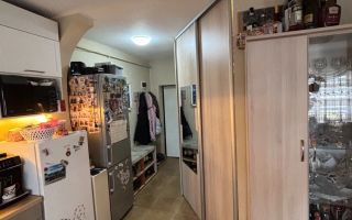 Vand apartament 3 camere | 64 mp | Etaj 1 | Parcare inclusă | Proprietar - Poză 3
