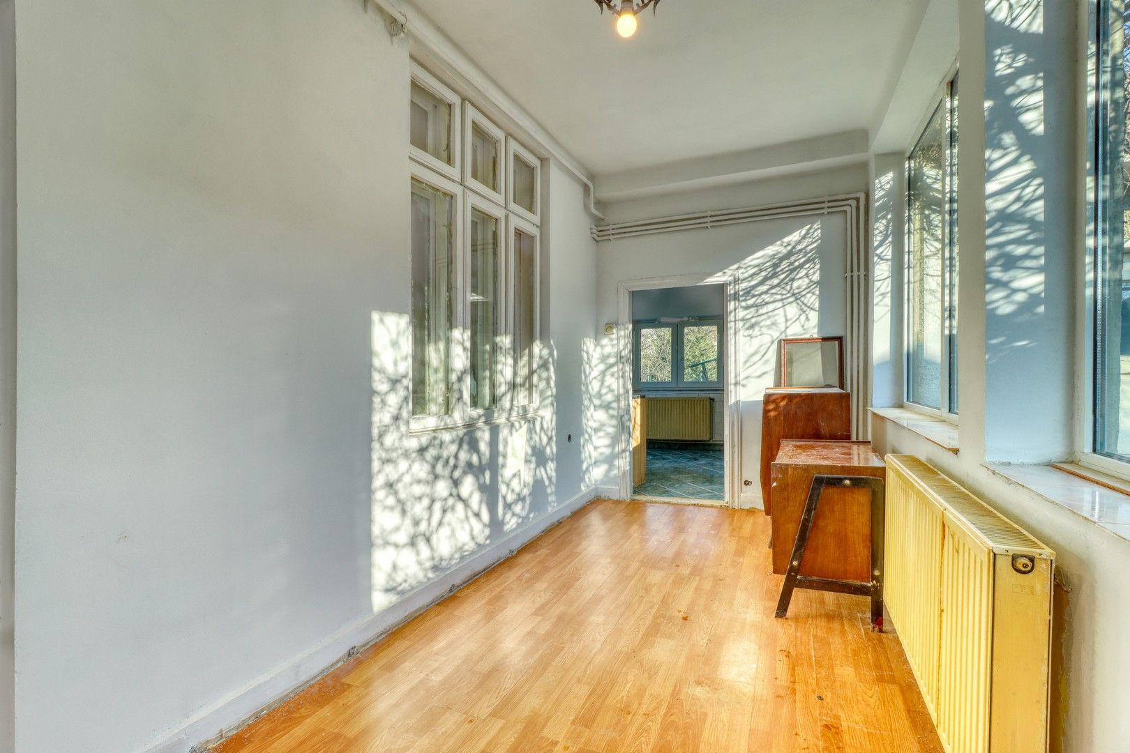 Centru- Casă boierească individuală- 5 camere si  451 mp teren - Poză 14