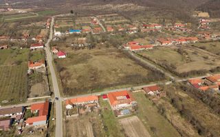 Conac nobiliar de secol XIX cu 8 camere în Maciova - Poză 8