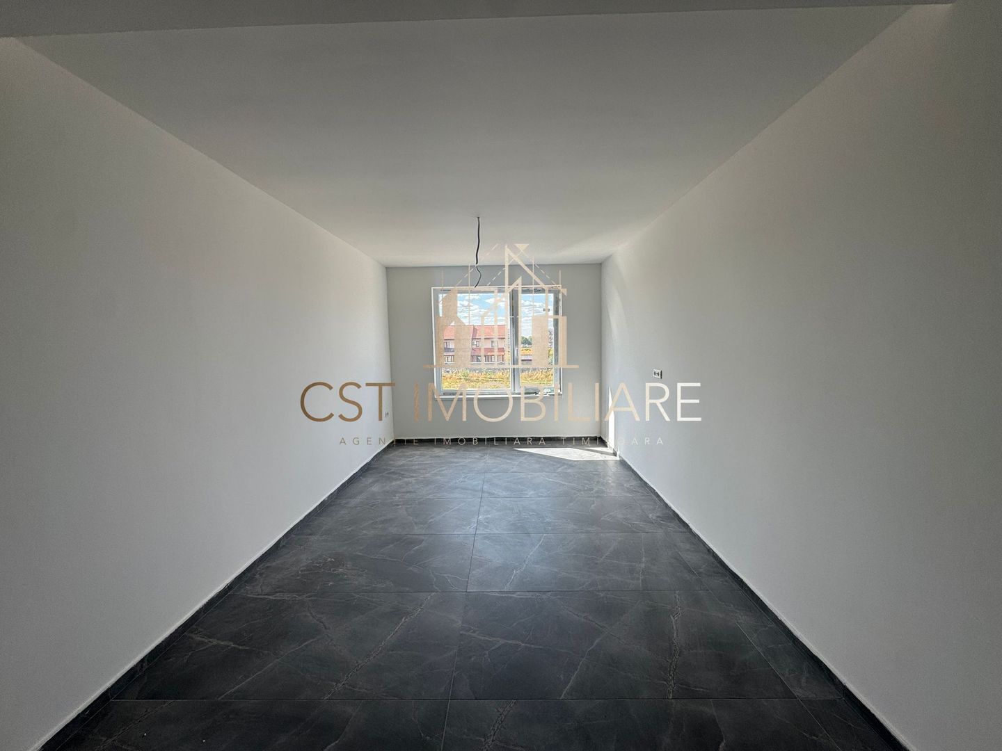 Apartament cu 2 camere / Etajul 1 - Poză 2