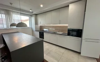 Apartament in vila cu curte-  Dumbravita - Poză 16